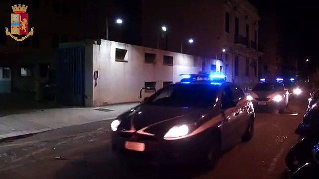 Reggio Calabria, tentano rapina travestiti da poliziotti e operatori Avr: le immagini