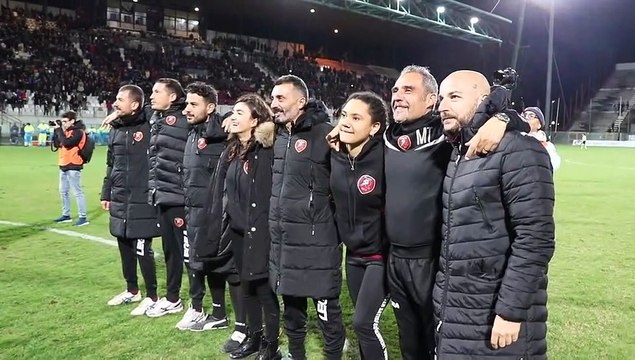 Delirio Reggina, la festa finale sotto la curva