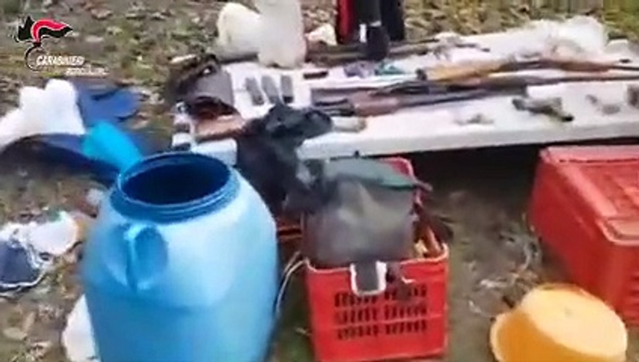 Reggio Calabria: scoperto arsenale da guerra, tritolo e materiale esplodente che avrebbe potuto distruggere un palazzo