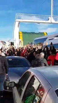 Reggina, esodo amaranto verso Lentini: le immagini dei mille tifosi sul traghetto