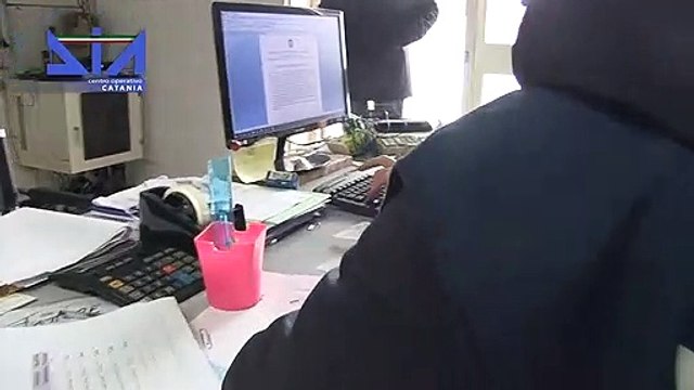 Sicilia, sequestro milionario a noto imprenditore delle plastica: le immagini