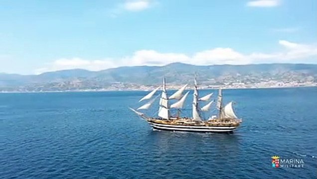 Amerigo Vespucci: l'omaggio a Ennio Morricone nello Stretto di Messina, le immagini