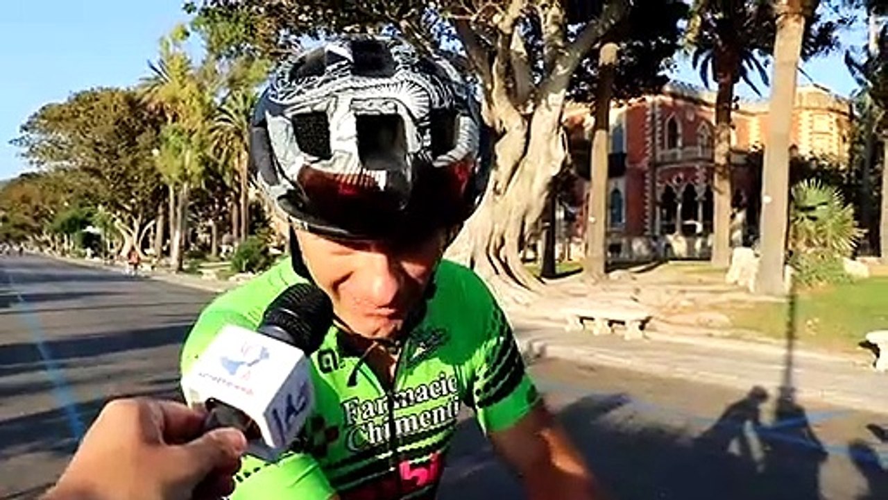 Reggio Calabria: l'arrivo in cittÃ  del ciclista amatoriale Paolo Dal Mas partito da Belluno il 7 luglio