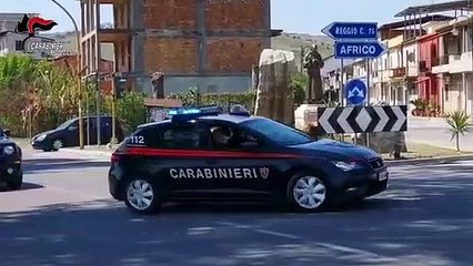 下载视频: Reggio Calabria, Operazione Apate: giro di vite contro i furbetti del reddito di cittadinanza