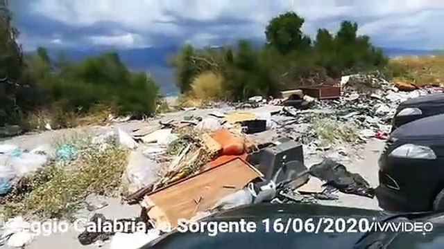 Emergenza rifiuti a Reggio Calabria: estate alle porte, ma la Sorgente Ã¨ completamente abbandonata