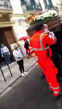 Reggio Calabria: l'arrivo in chiesa del feretro del dott. Francesco Alberto Romeo