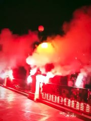 Reggina, i fumogeni colorano l'Arena d'amaranto