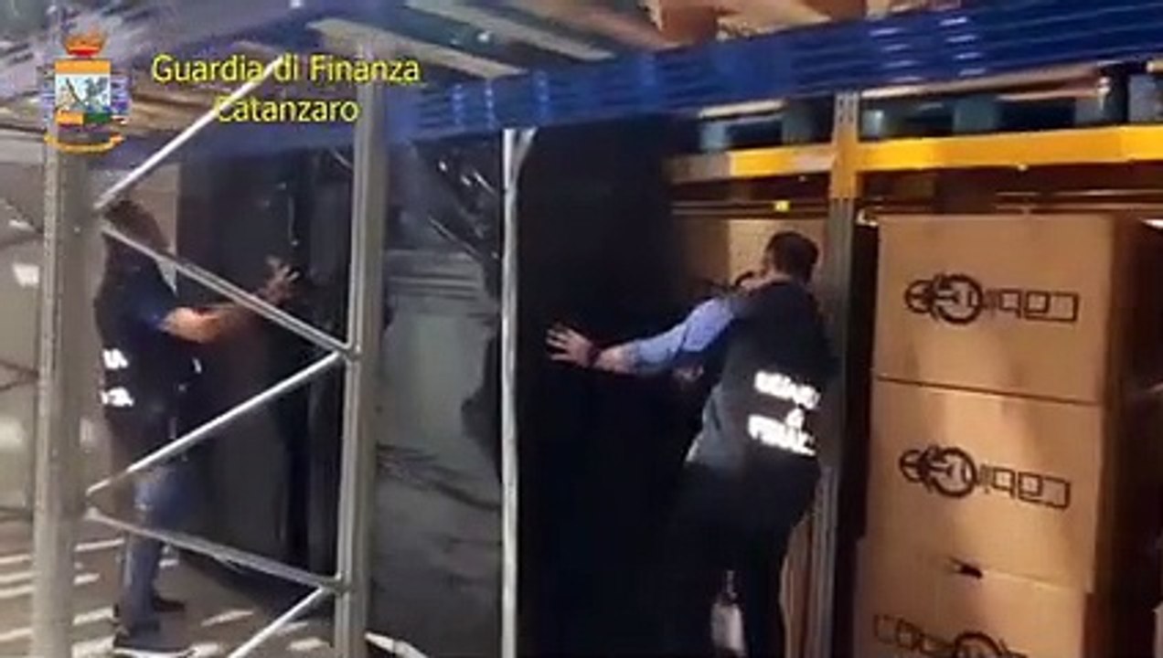 Operazione â€œPolish Masksâ€, sequestrate nellâ€™intero territorio nazionale circa 125.000 mascherine pericolose