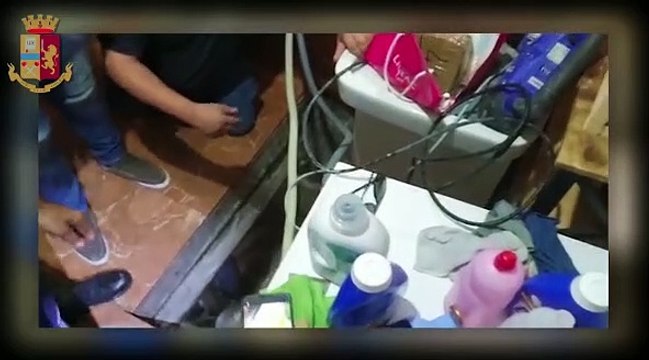 'Ndrangheta, maxi blitz a Reggio Calabria: le immagini del bunker dove si nascondevano due arrestati