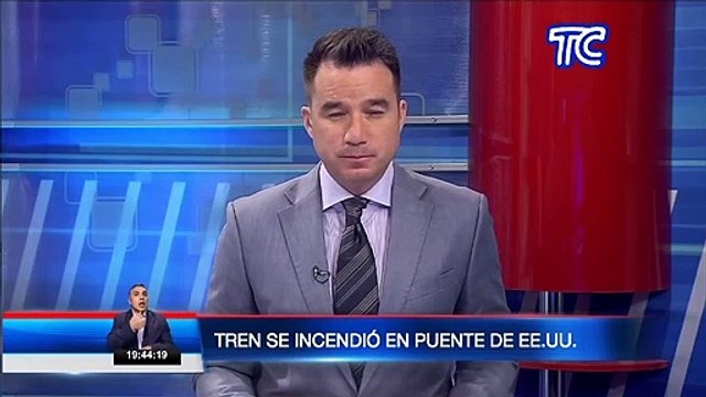 Impactantes imágenes de un tren en llamas que se encendió en un puente