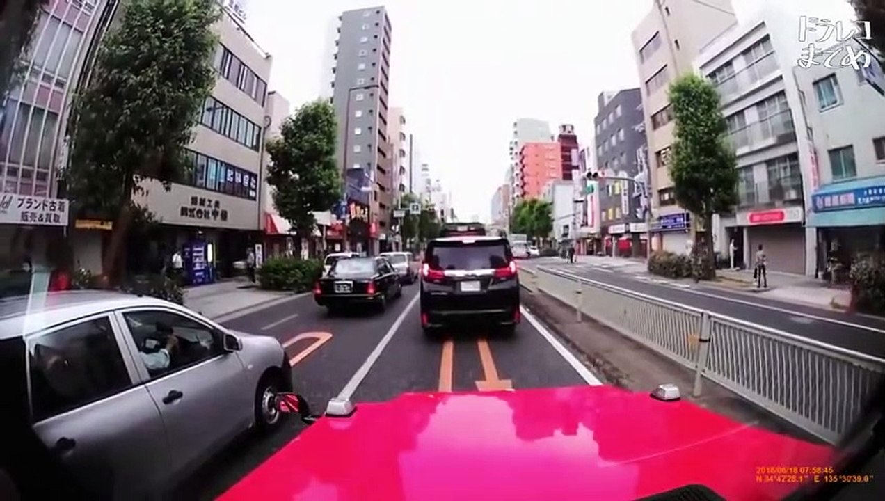 Scary_Earthquake_Footage_Compilation_From_Around_The_World(480p)