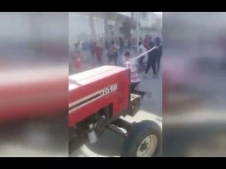 AK Partililer belediyeyi bastı