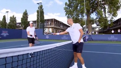 Momenti di tensione alla fine del match tra Daniel Evans e Kyle Edmund (Credit: @tumcarayol)