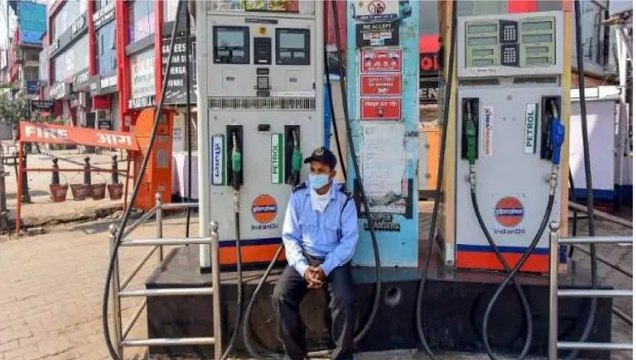 Diesel price slashed in Delhi as Kejriwal govt cuts VAT