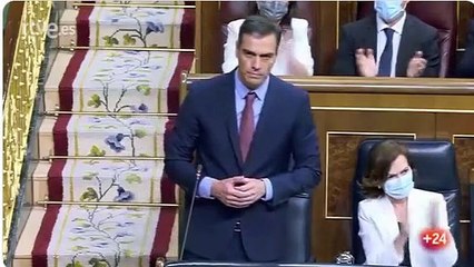 Apología de las atrocidades comunistas: Pedro Sánchez reconoce en el Congreso sentirse muy cerca de la España "que soñaba La Pasionaria"