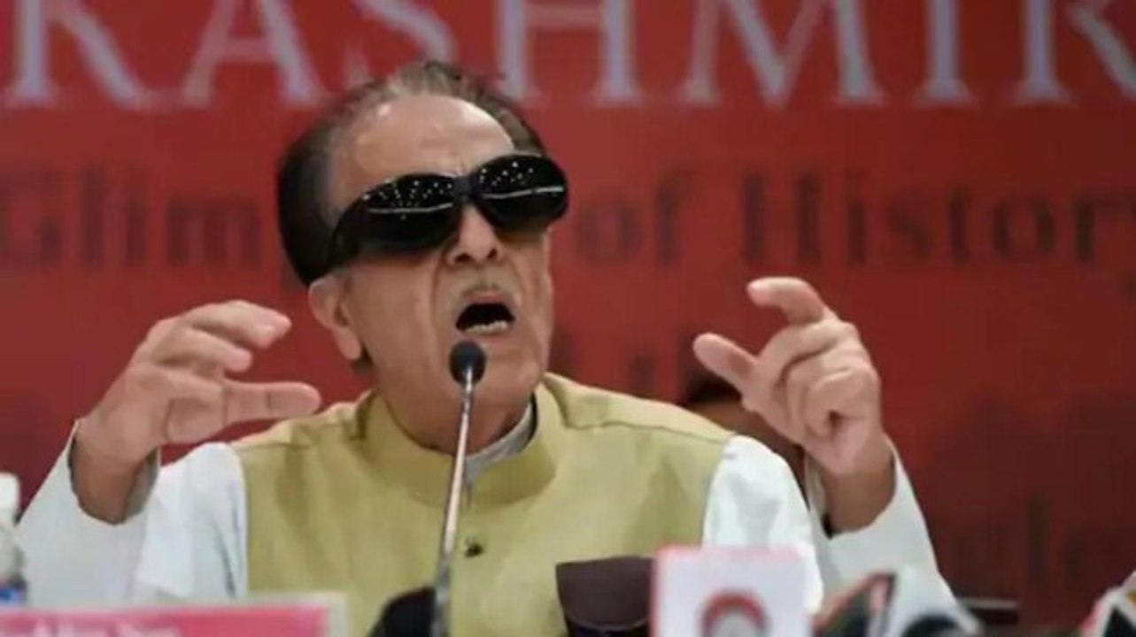 Saifuddin Soz detention: Congress leader tries to leave house, cops intervene
