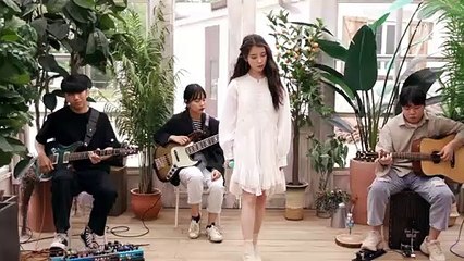 [IU] 'eight' Acoustic Ver. Live Clip