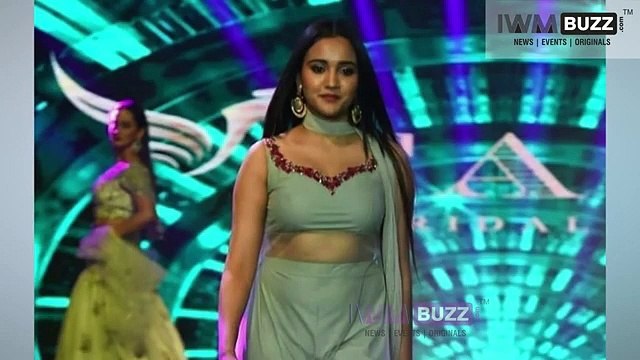 Ashi Singh Looks Super Hot in This Indian Avatar!