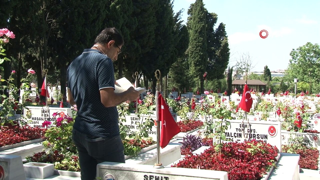 Edirnekapı Şehitliği’nde buruk bayram arifesi