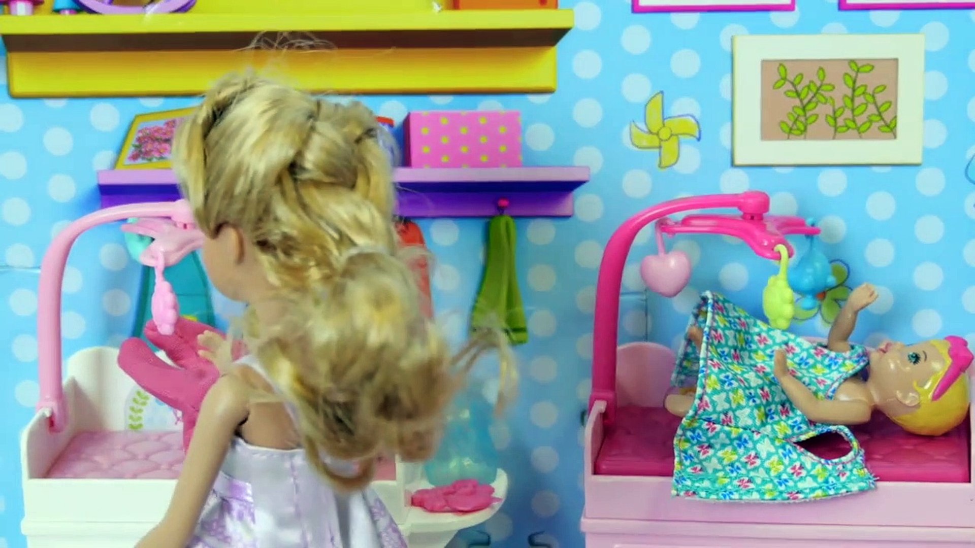 Barbie Baby Doll Chelsea BabySitting Twins in Dollhouse