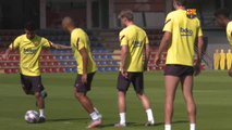 El FC Barcelona sigue preparando su partido ante el Nápoles