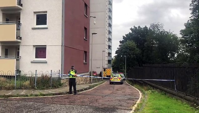 Police presence at Edinburgh flats