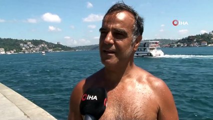 İstanbul’da Kalan Vatandaşlar Denize Girerek Serinliyor