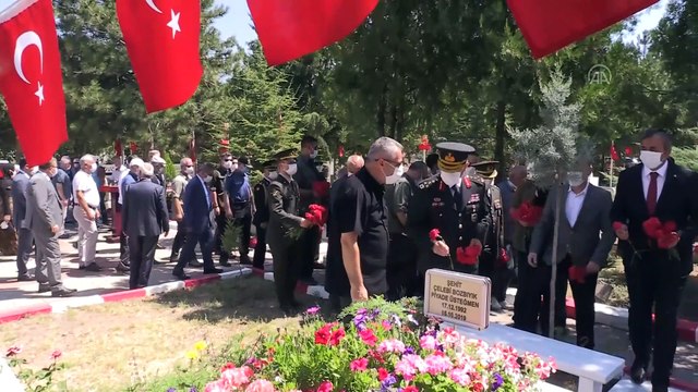 Jandarma Genel Komutanı Orgeneral Çetin, Kırıkkale Şehitliği'ni ziyaret etti - KIRIKKALE