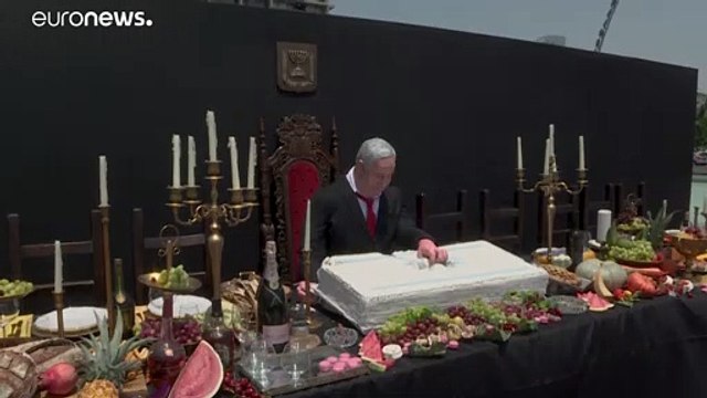 Tel Aviv artist depicts Netanyahu at 'Last Supper' table