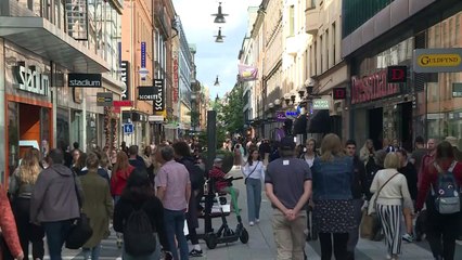 السويد من بين دول قليلة لا تعتمد الكمامة