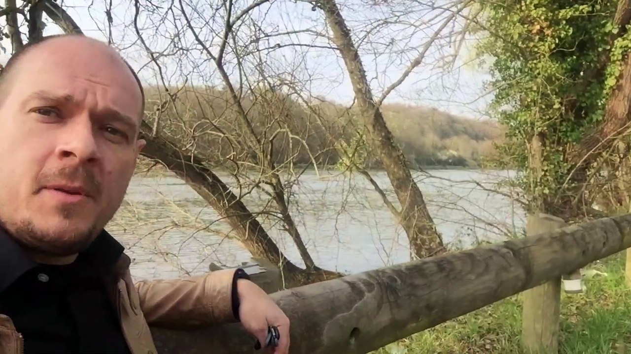 FR-0003 Dieu ne contraint pas, Dieu protège