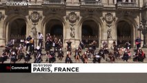 Les guides touristiques manifestent leur colère à Paris