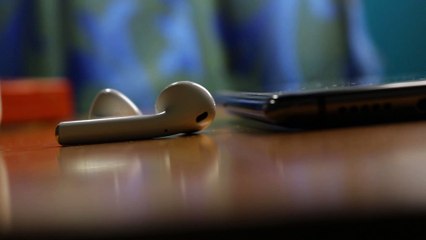 I Used Airpods 2 For A Day - Here are My Thoughts