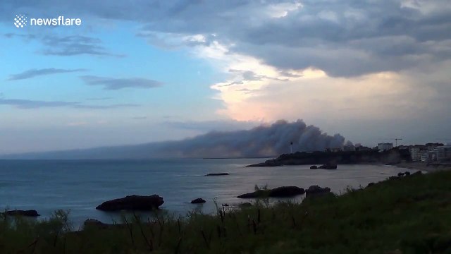 Fire erupts in Chiberta forest near Biarritz, France