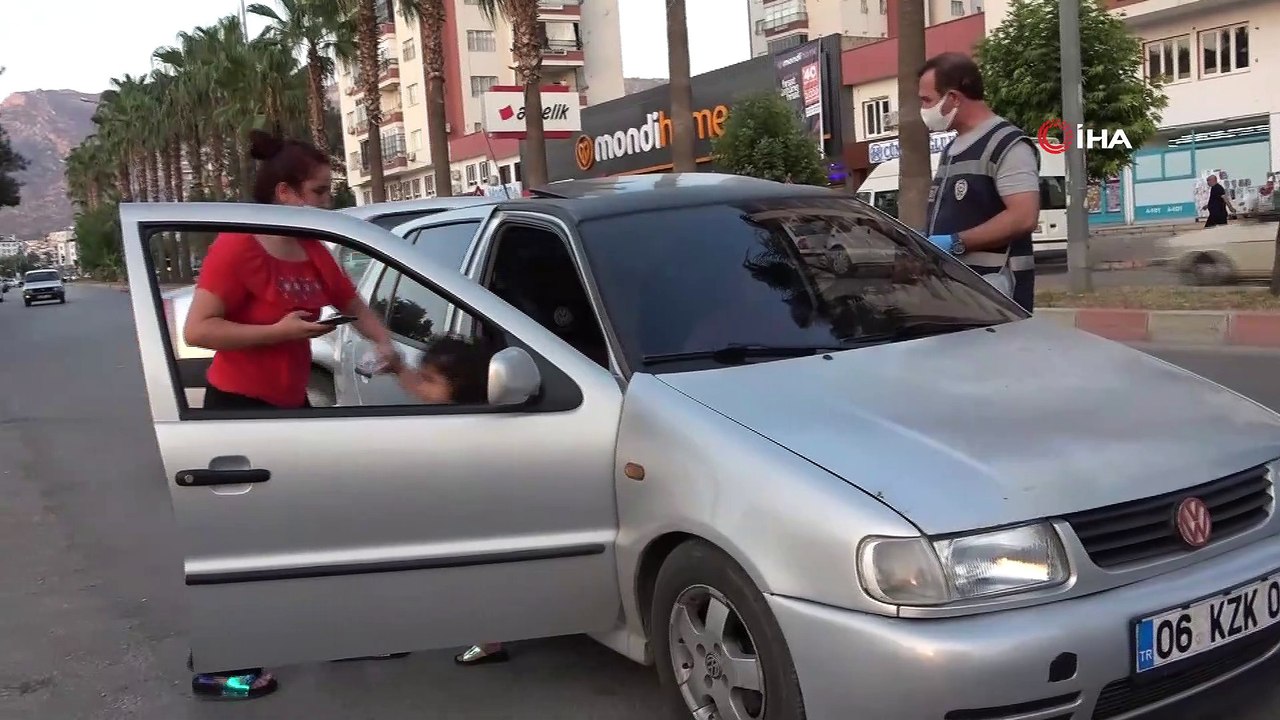 Kozan’da trafik ekipleri sürücüleri kazalara karşı uyardı