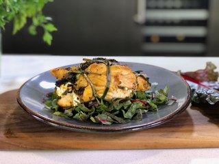 Pechugas rellenas de acelga y jitomates deshidratados -Cocina con Conexión- Sonia Ortiz con Juan Farré