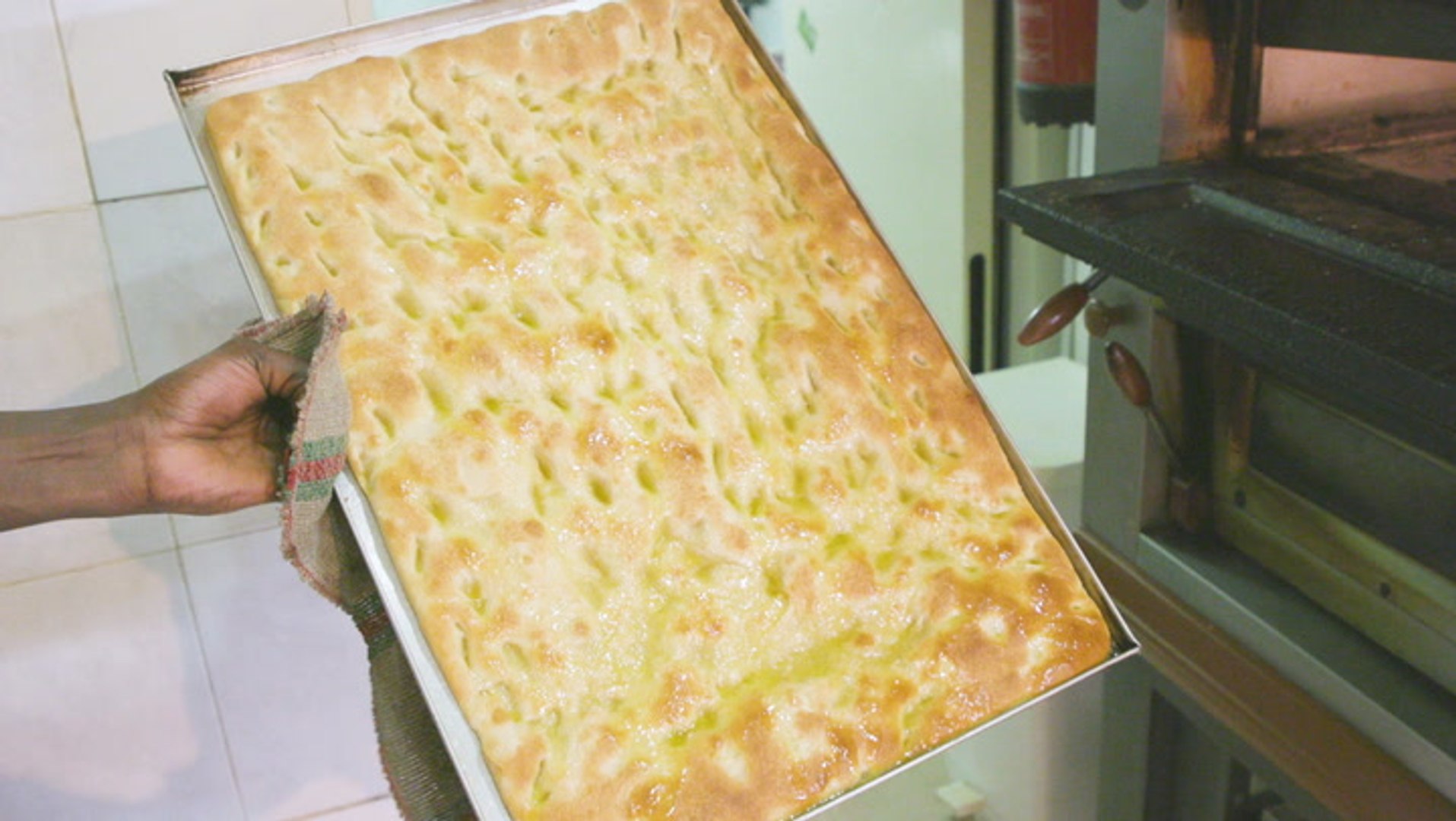 How Genovese focaccia bread is made in Italy