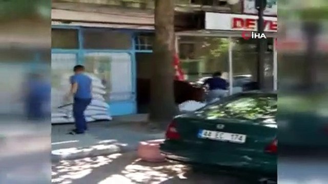 Kurbanlık boğa kaçınca çarşıyı birbirine kattı