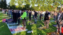 - Almanya'da Kurban Bayramı namazı futbol sahasında kılındı