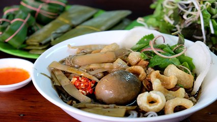 Món "Bún cua thối" đặc sản nổi tiếng tại phố núi Pleiku | VTC