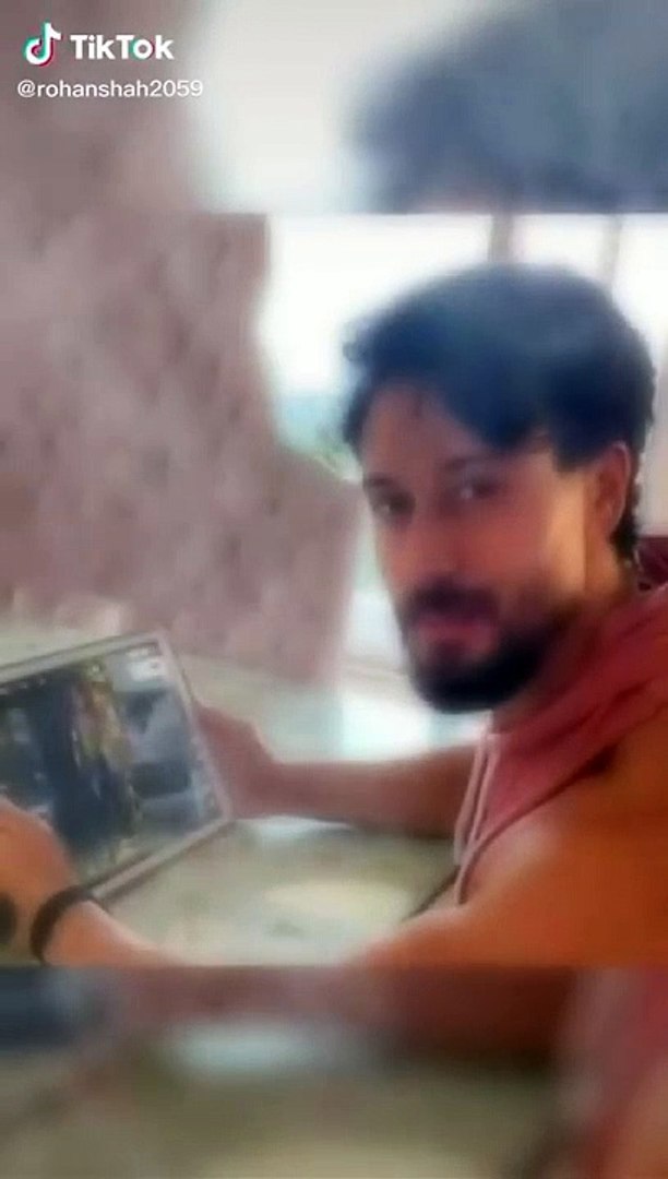 Tiger Shroff Playing Free Fire Video Dailymotion