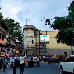 इंदौर में लोगों को जागरुक करने नया प्रयोग, ड्रोन से किए जा रहे अनाउंसमेंट
