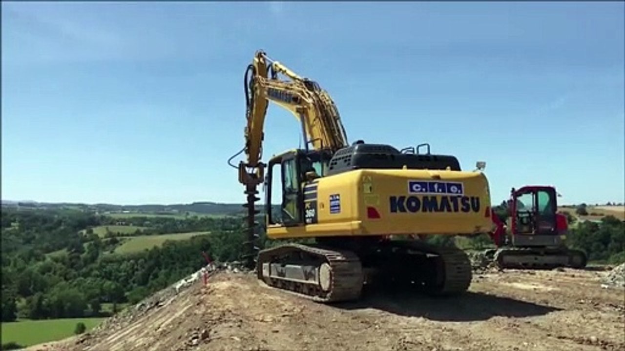 Pelle sur chenilles KOMATSU PC 360 avec tarière