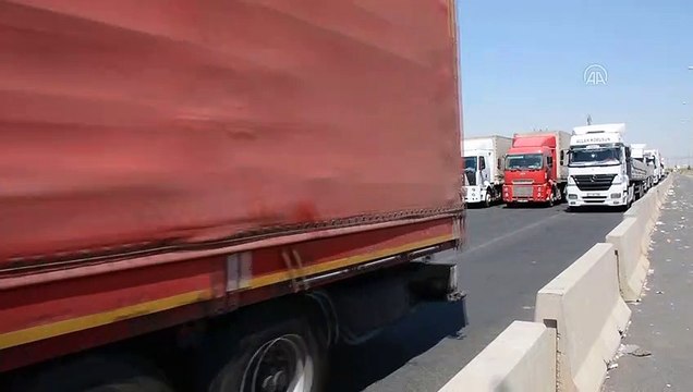 Habur Sınır Kapısı'nda bayram kutlaması - ŞIRNAK