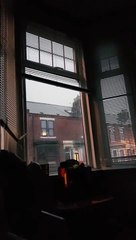 Quand la foudre tombe chez le voisin, impressionnant !