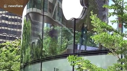 Long queues as Apple opens new store in Bangkok despite coronavirus uncertainty