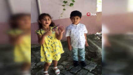 Miniklerin bayramlaşması güldürdü