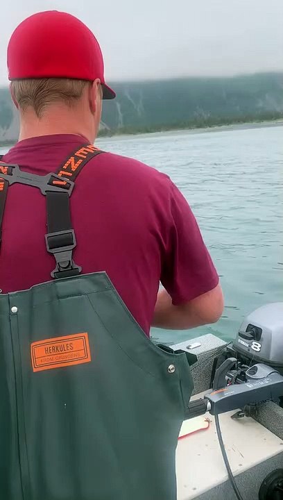 Ces pêcheurs vont avoir une drôle de surprise en remontant leur prise