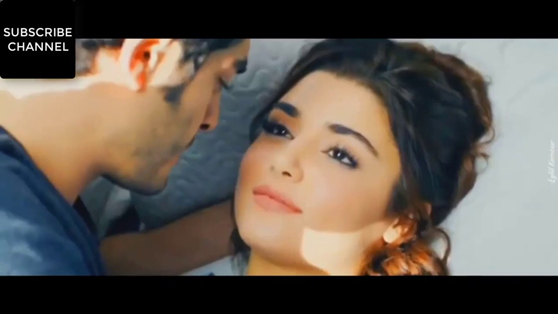 Hande Erçel Hot Kiss Hande Ercel Hot Kissing Youtube Hande Ercel