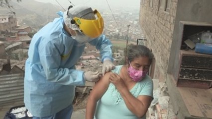 El humilde mototaxi se abre paso en plena pandemia para vacunar a los peruanos